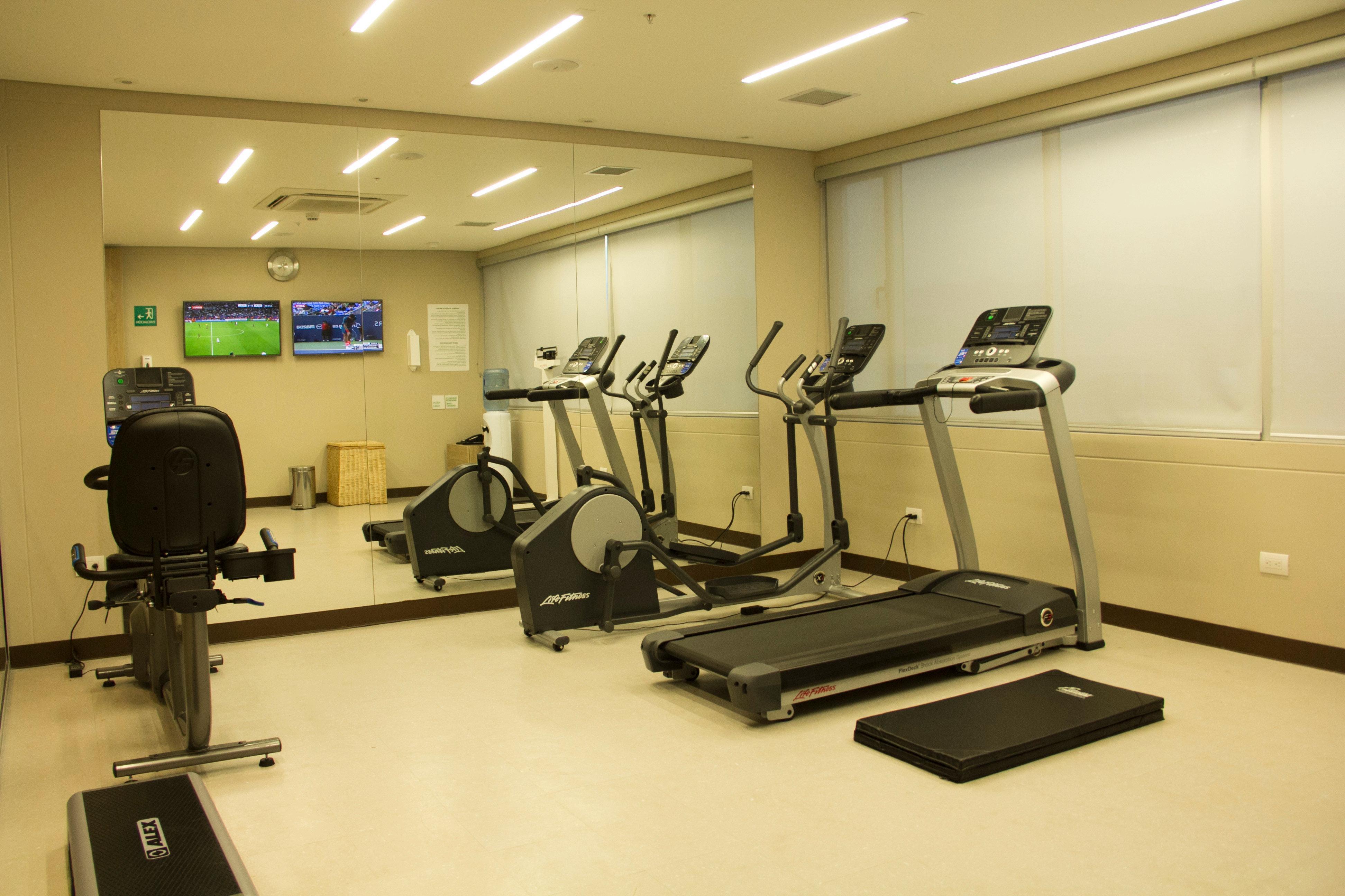 Holiday Inn Cucuta By Ihg Экстерьер фото The gym at the hotel