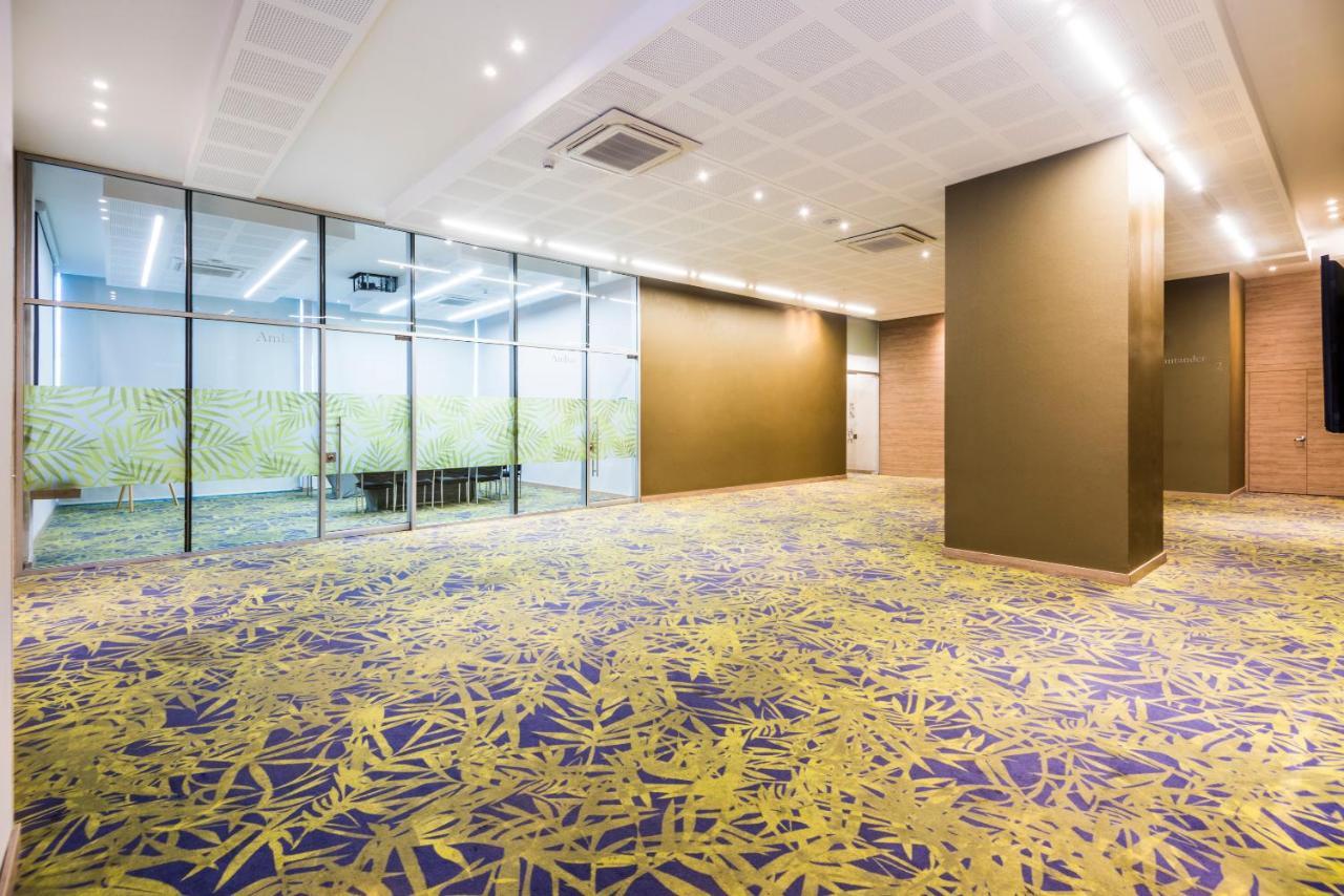Holiday Inn Cucuta By Ihg Экстерьер фото Carpet flooring